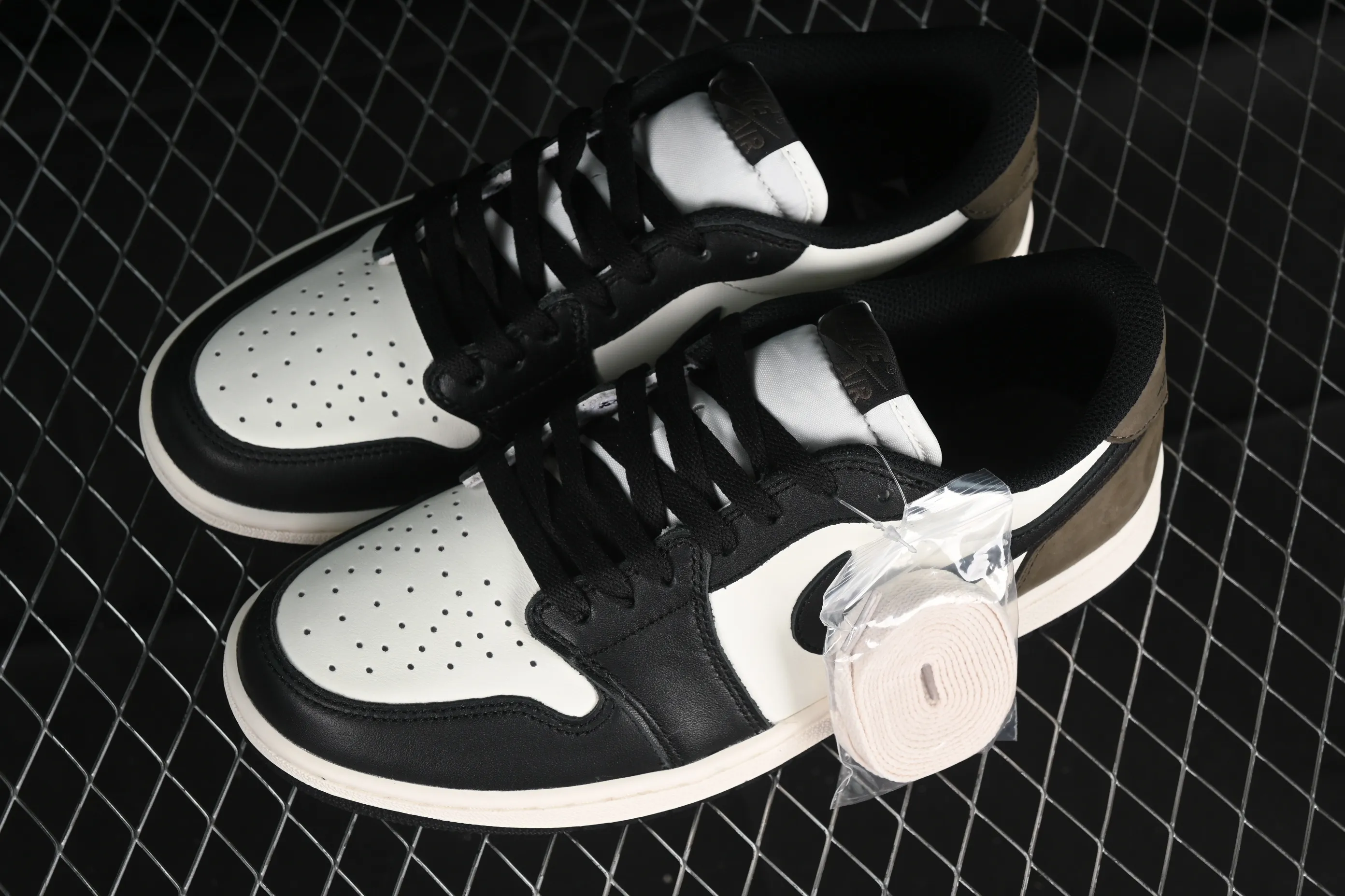 All categories Air Jordan Jordan series basketball shoes Air Jordan 1 Low J version Air Jordan 1 Low AJ1 Joe 1 Little Mocha Low-top cultural basketball shoes CZ0790-102